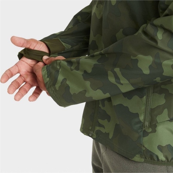 All in motion green camo windbreaker nwt - Picture 4 of 5